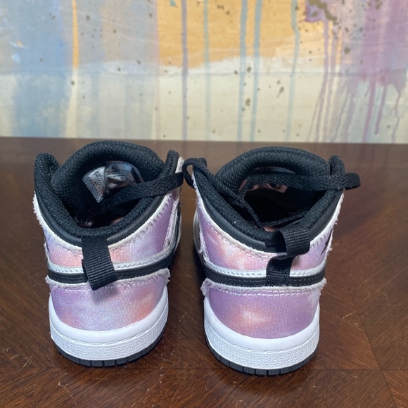 Jordan 1 Mid Zen Master Black/Bleached Coral/White DM6127-001 Toddler 6c - Picture 2 of 6